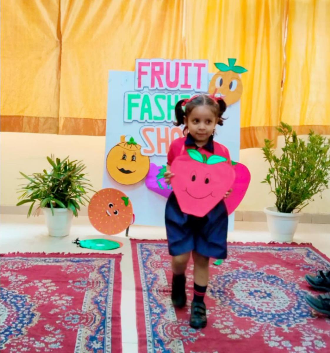 fruit-fashion-show-2025