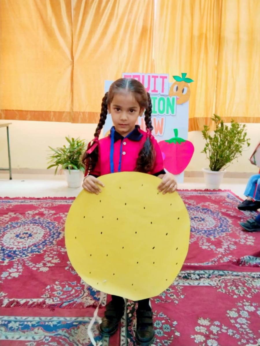 fruit-fashion-show-2025