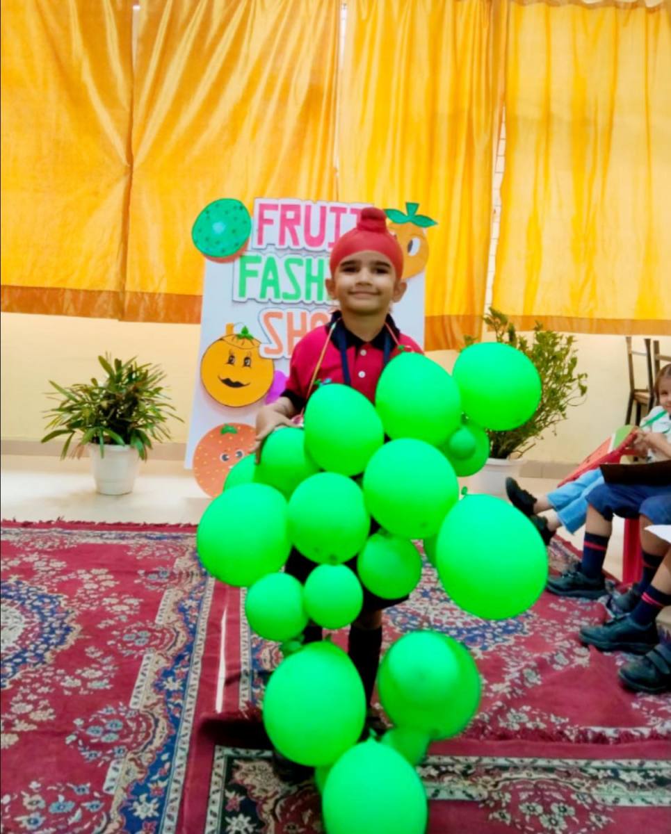 fruit-fashion-show-2025