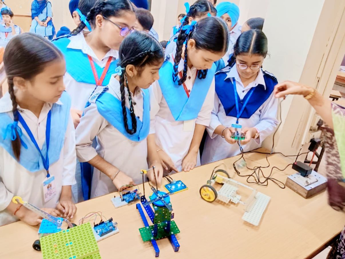 robotics-workshop-in-school