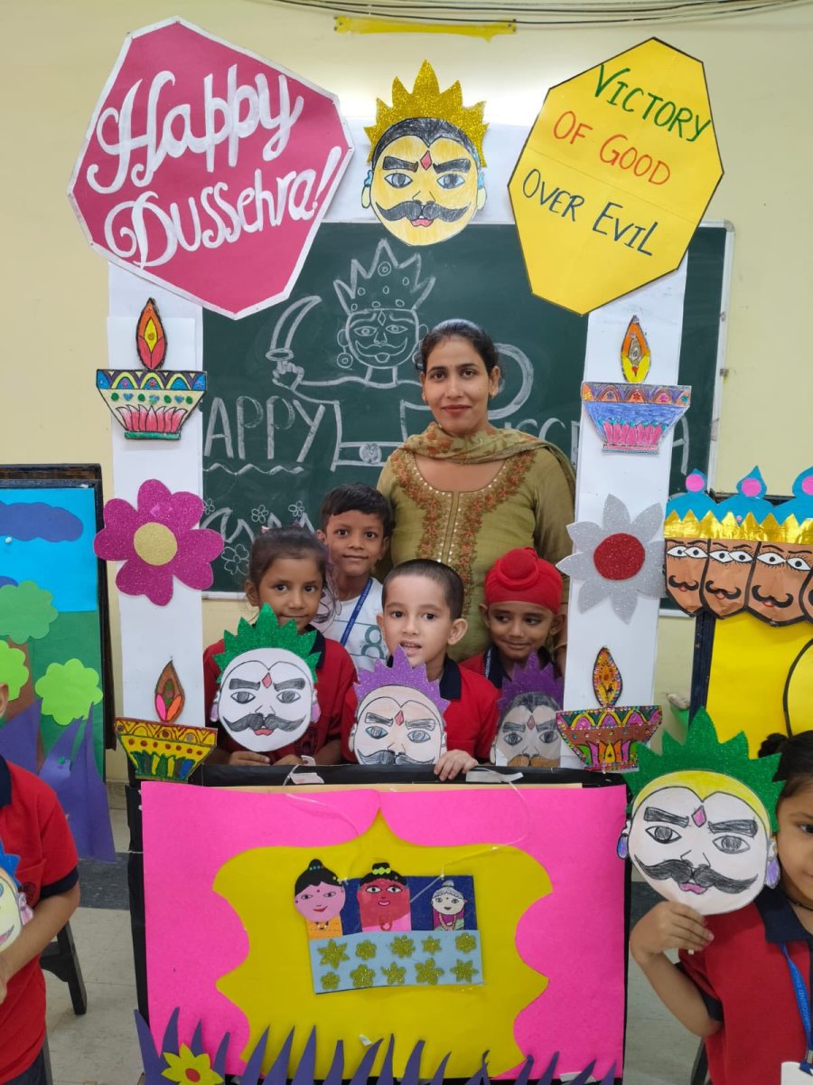 story-narration-and-a-ravan-handcraft-session-during-dussehra-celebration-2025